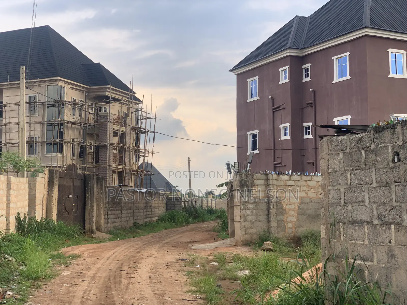3bdrm Block of Flats in Ogbaku Town, Owerri for sale in Owerri
