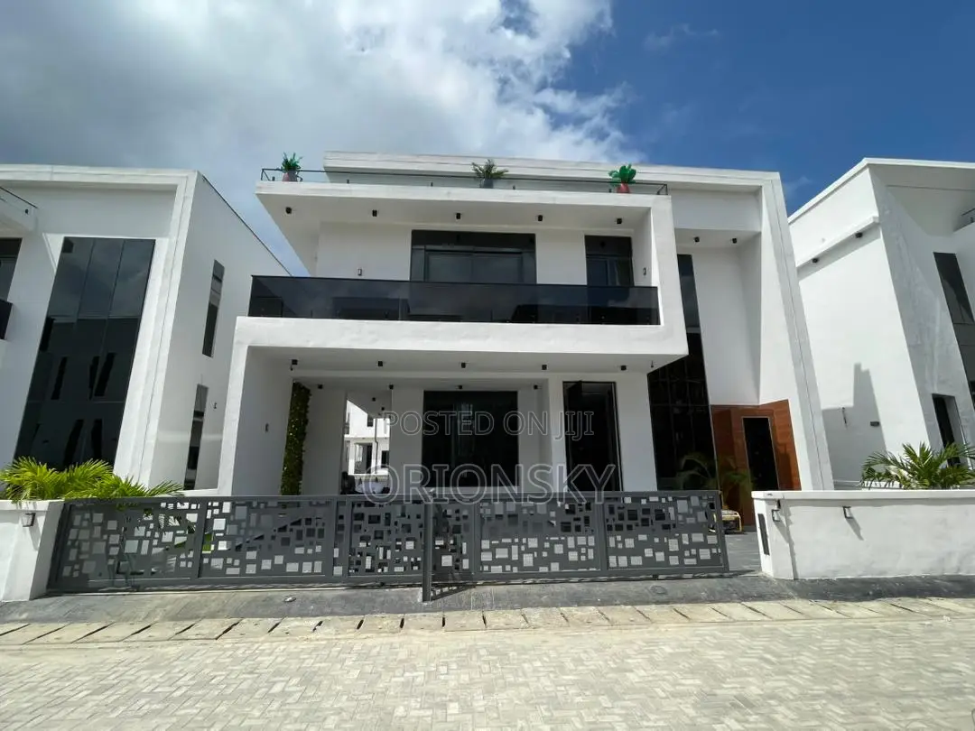 5bdrm Duplex in Lekki for sale in Lekki Phase 1