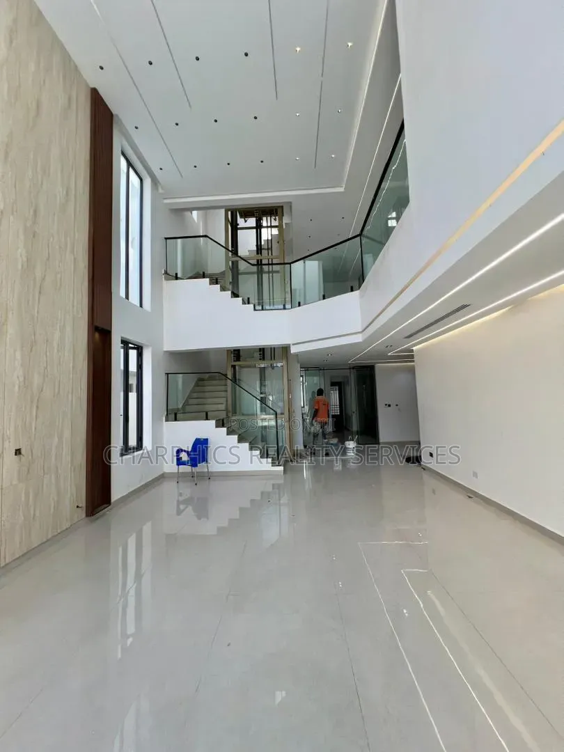 5bdrm Duplex in Lekki Phase 1 for sale in Lekki Phase 1