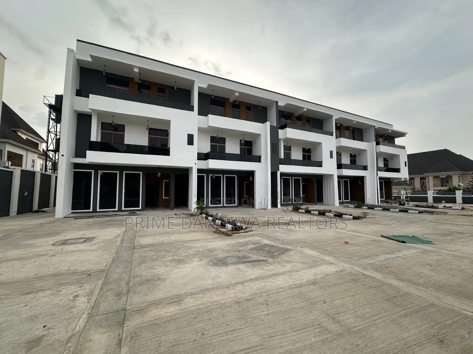 4bdrm Townhouse / Terrace in Guzape for rent in Guzape District