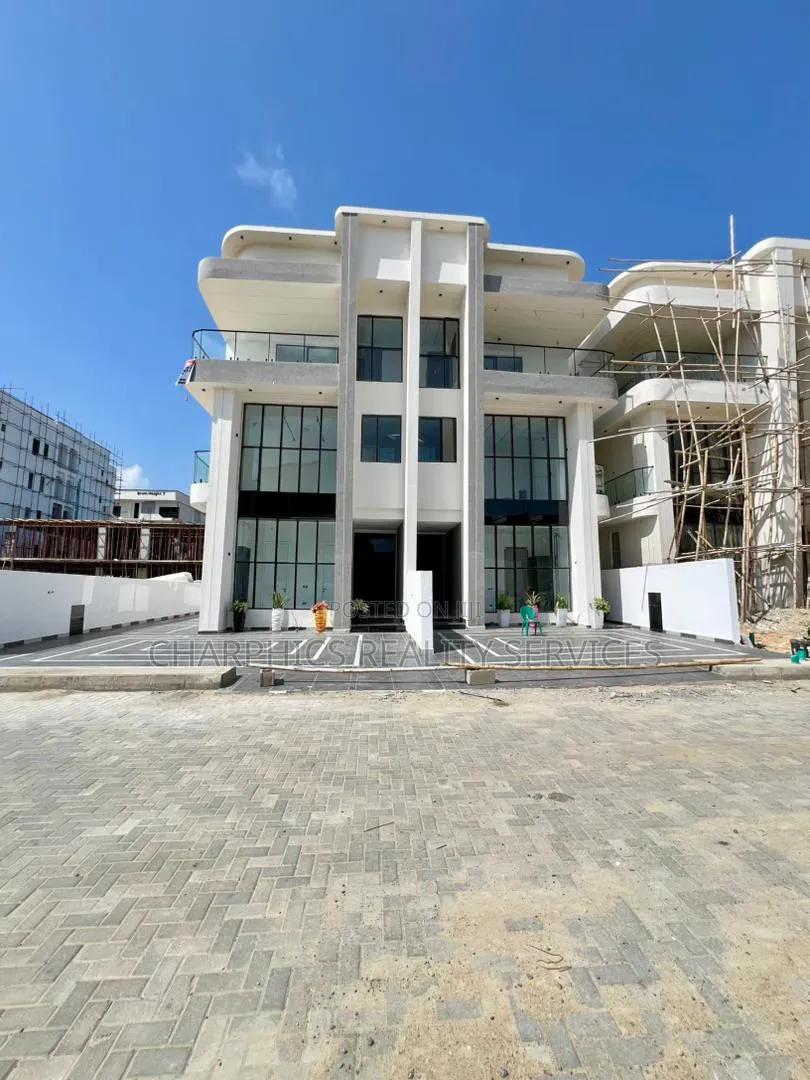 5bdrm Duplex in Lekki Phase 1 for sale in Lekki Phase 1