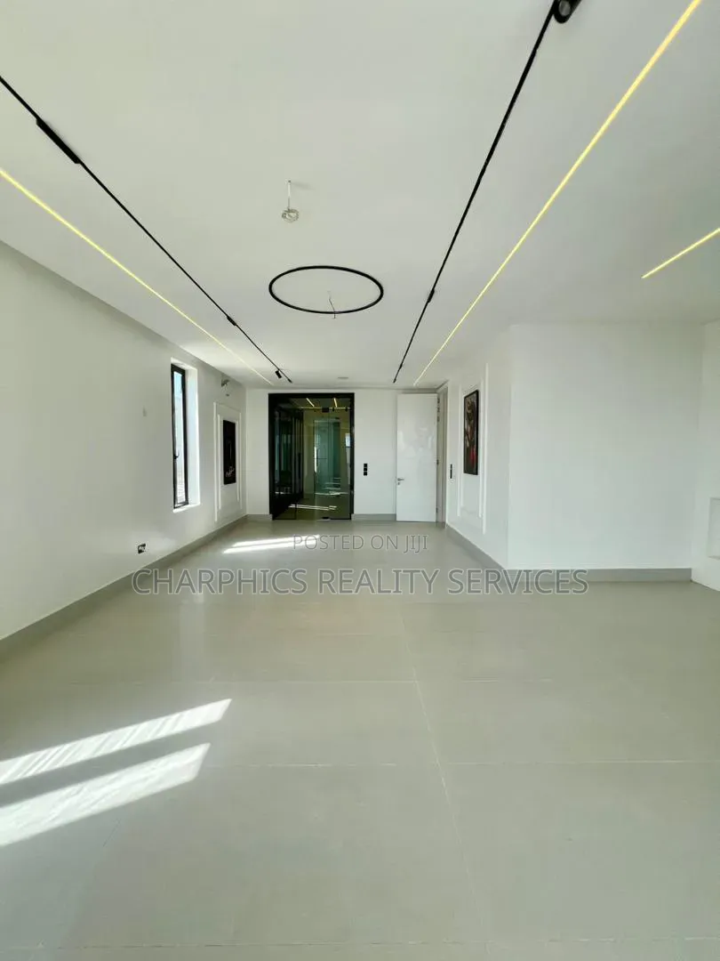 5bdrm Duplex in Lekki Phase 1 for sale in Lekki Phase 1