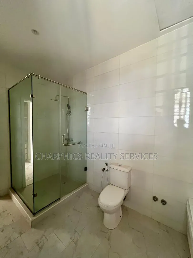 4bdrm Duplex in Ologolo for sale in Ologolo