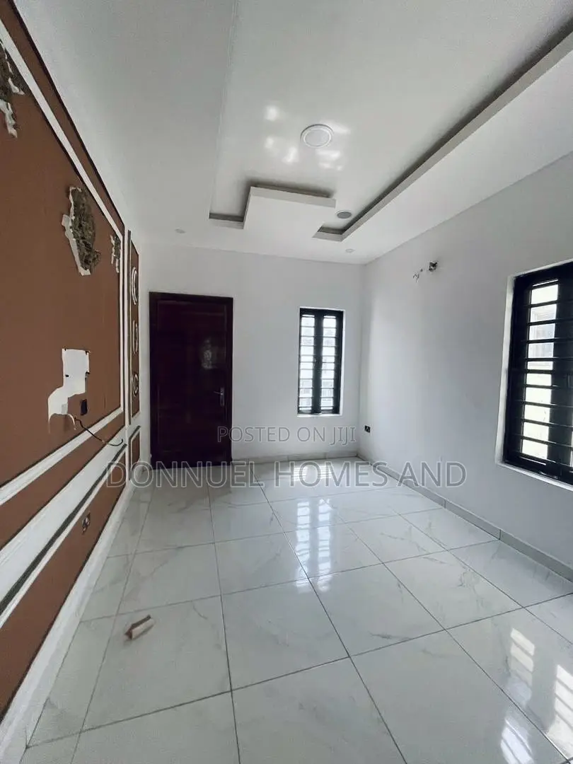 5bdrm Duplex in Ikota for rent in Ikota