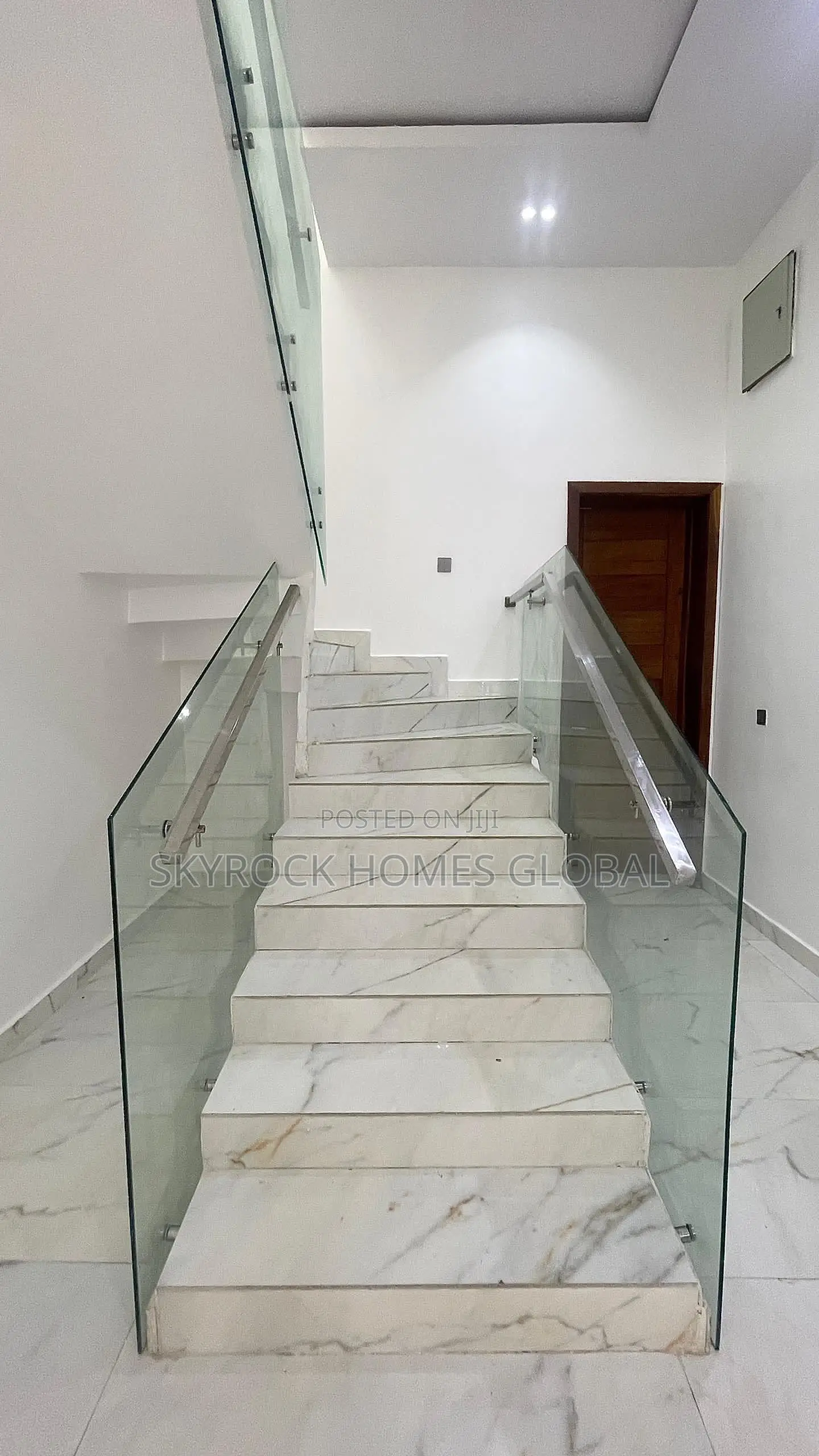 4bdrm Duplex in Agungi for rent in Agungi