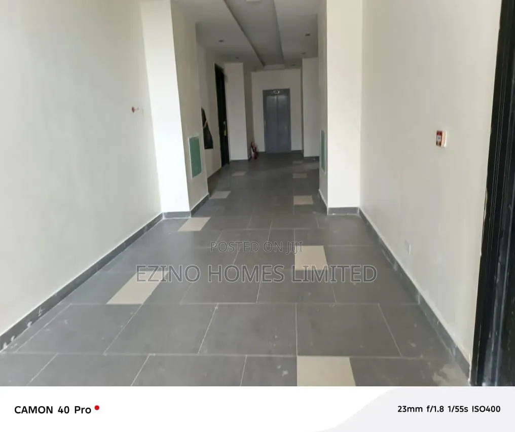 3bdrm Apartment in Mini Estate, Lekki Phase 1 for sale in Lekki Phase 1