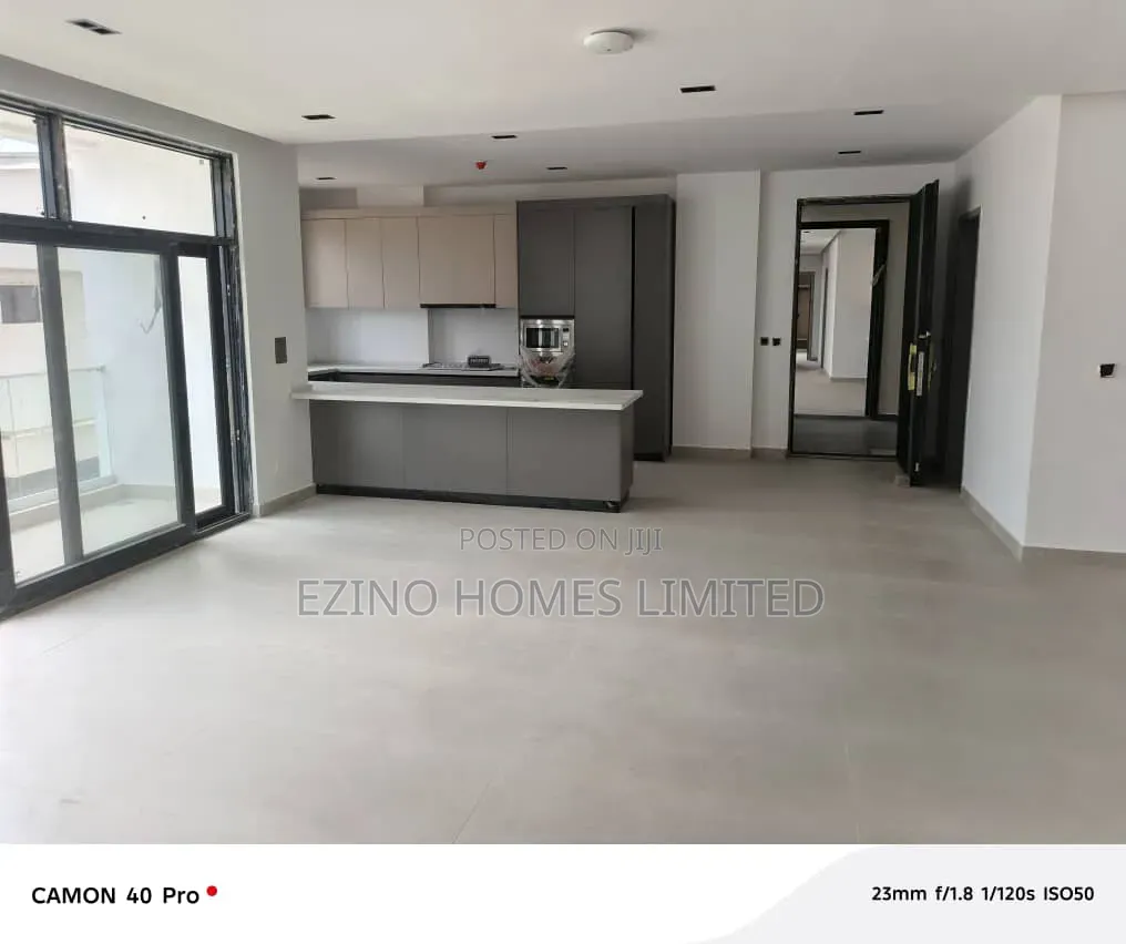 3bdrm Apartment in Mini Estate, Lekki Phase 1 for sale in Lekki Phase 1