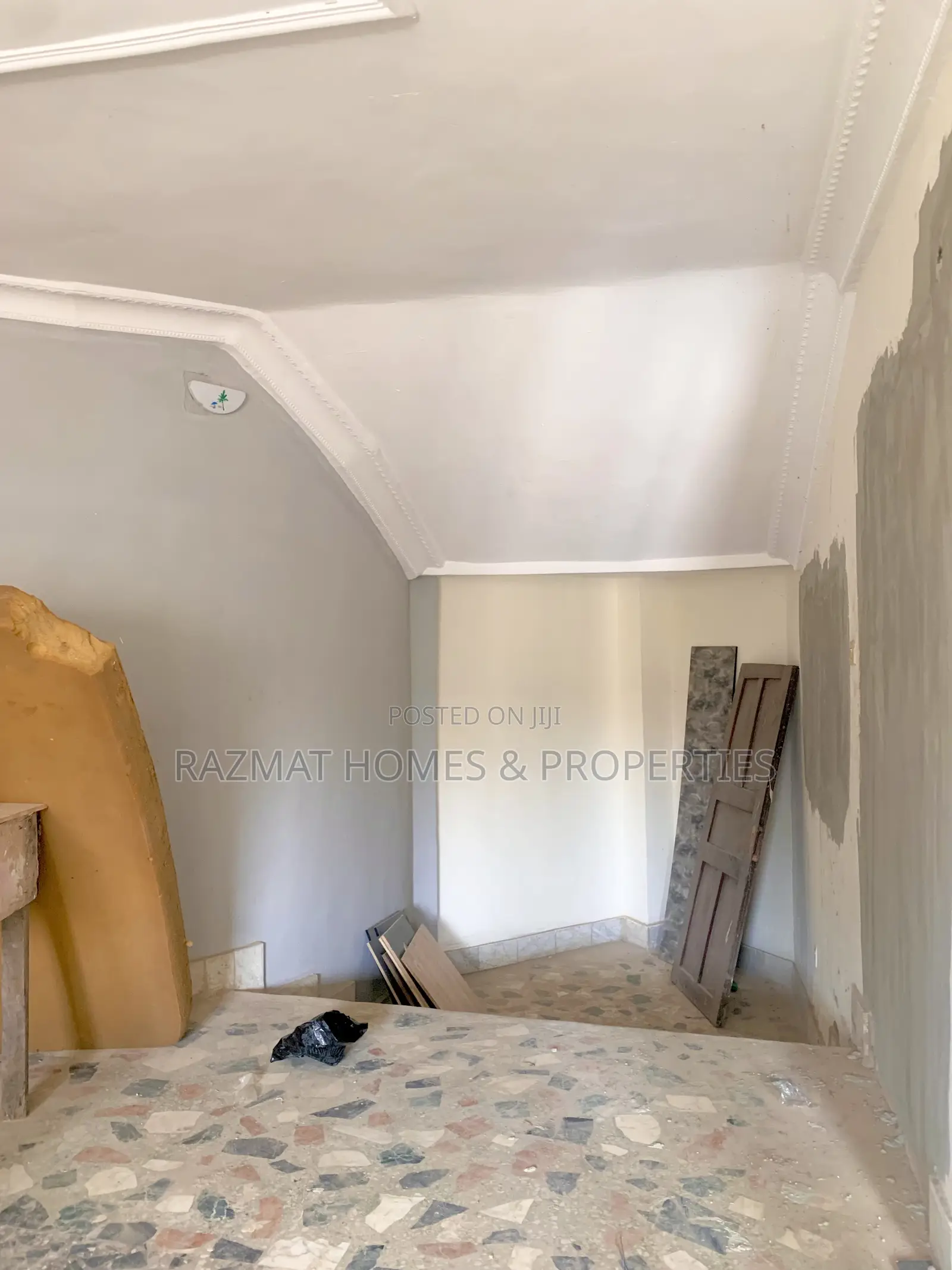 Studio Apartment in Okota for rent in Okota