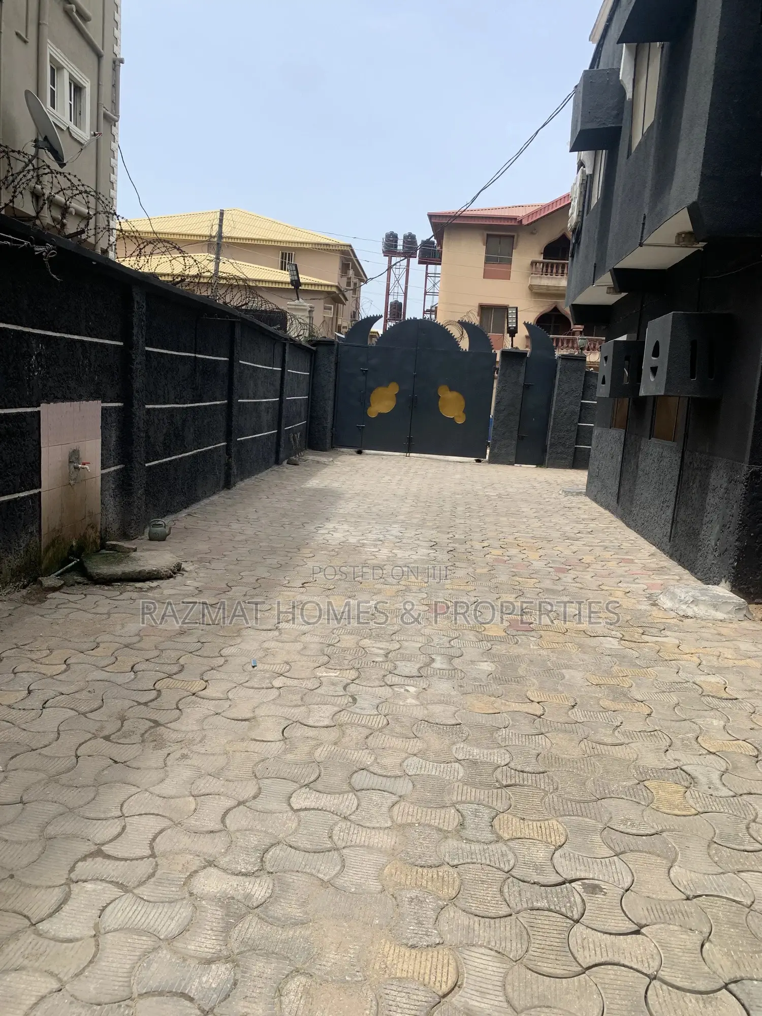 5bdrm Penthouse in Okota for rent in Okota