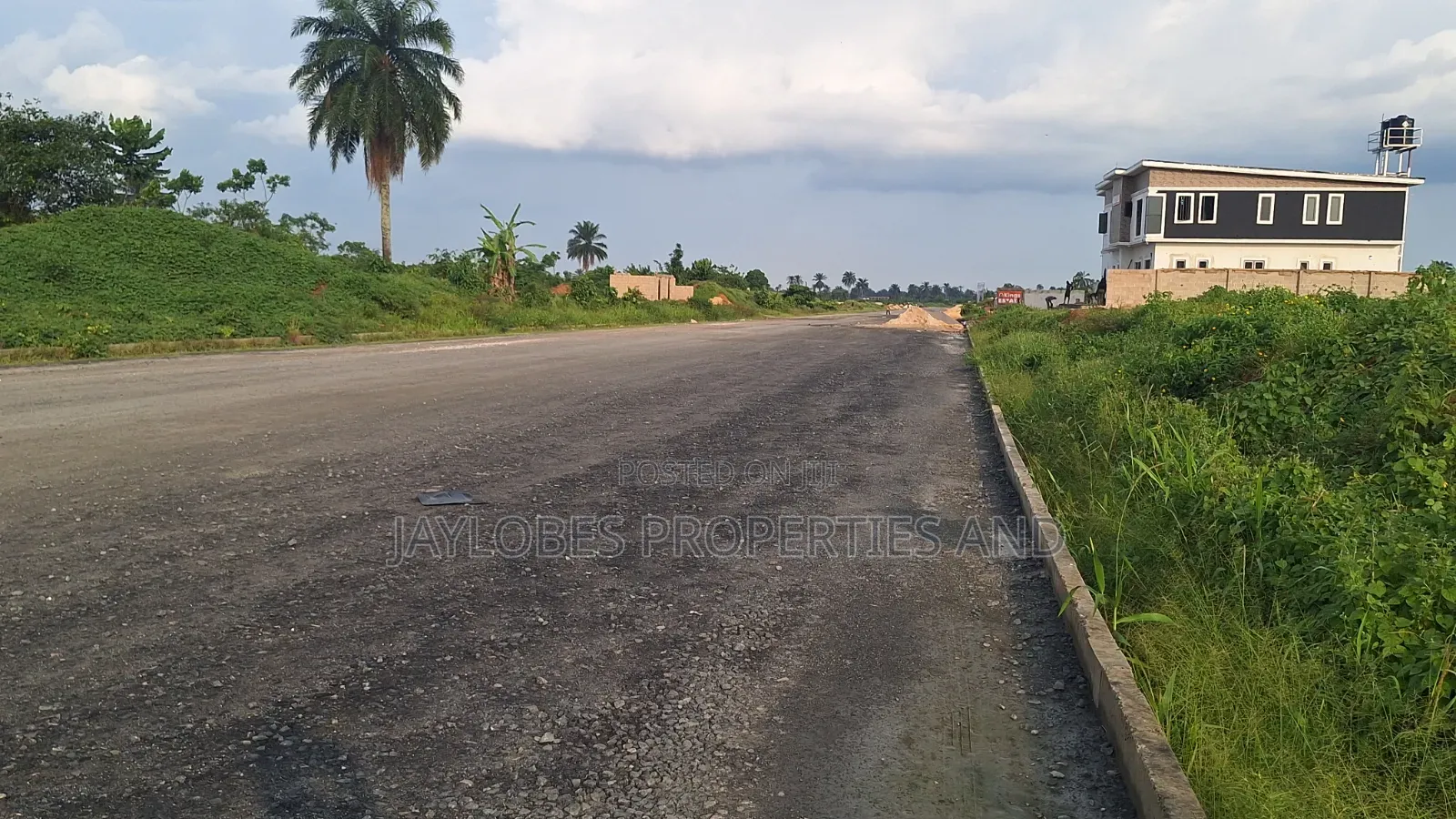 For Sale : 8 Plots at Banana Island, New Refinery Road, Off Woji-Odili in Obio-Akpor