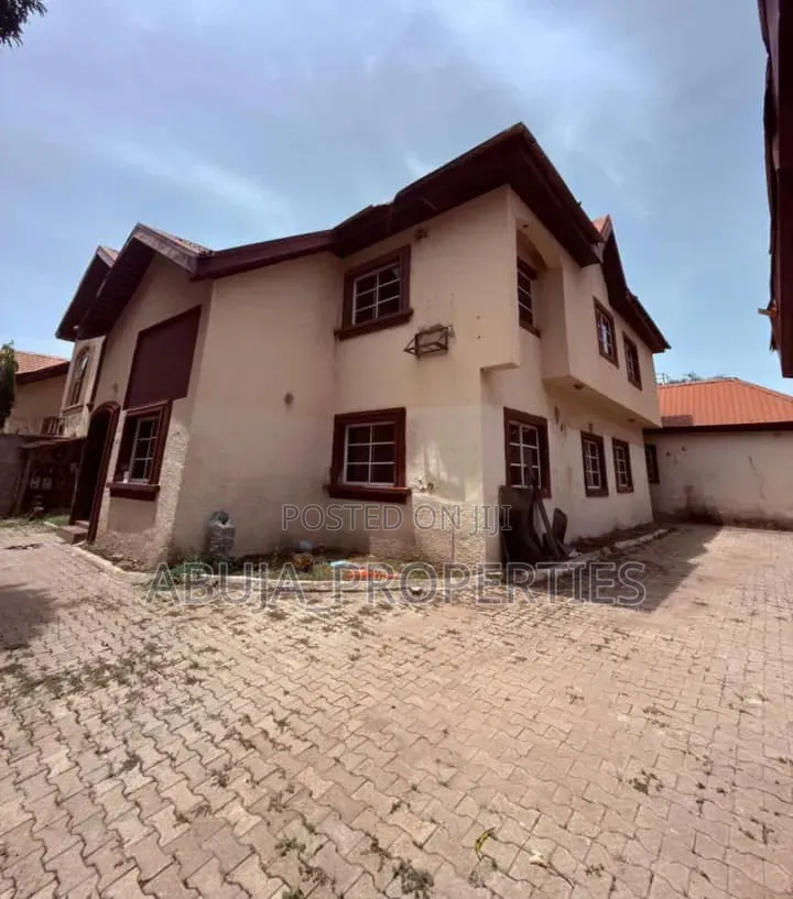 5bdrm Duplex in Gwarinpa for sale in Gwarinpa