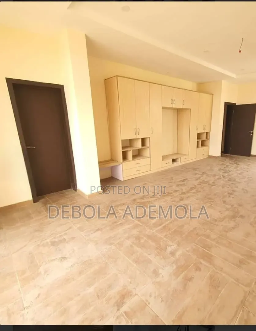 4bdrm Duplex in Gbangala Road, Ikate-Elegushi for sale in Ikate-Elegushi