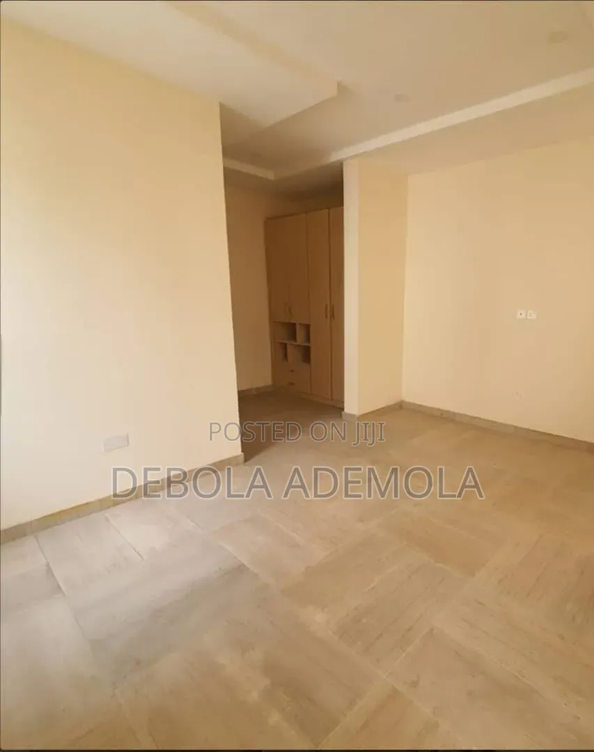 4bdrm Duplex in Gbangala Road, Ikate-Elegushi for sale in Ikate-Elegushi