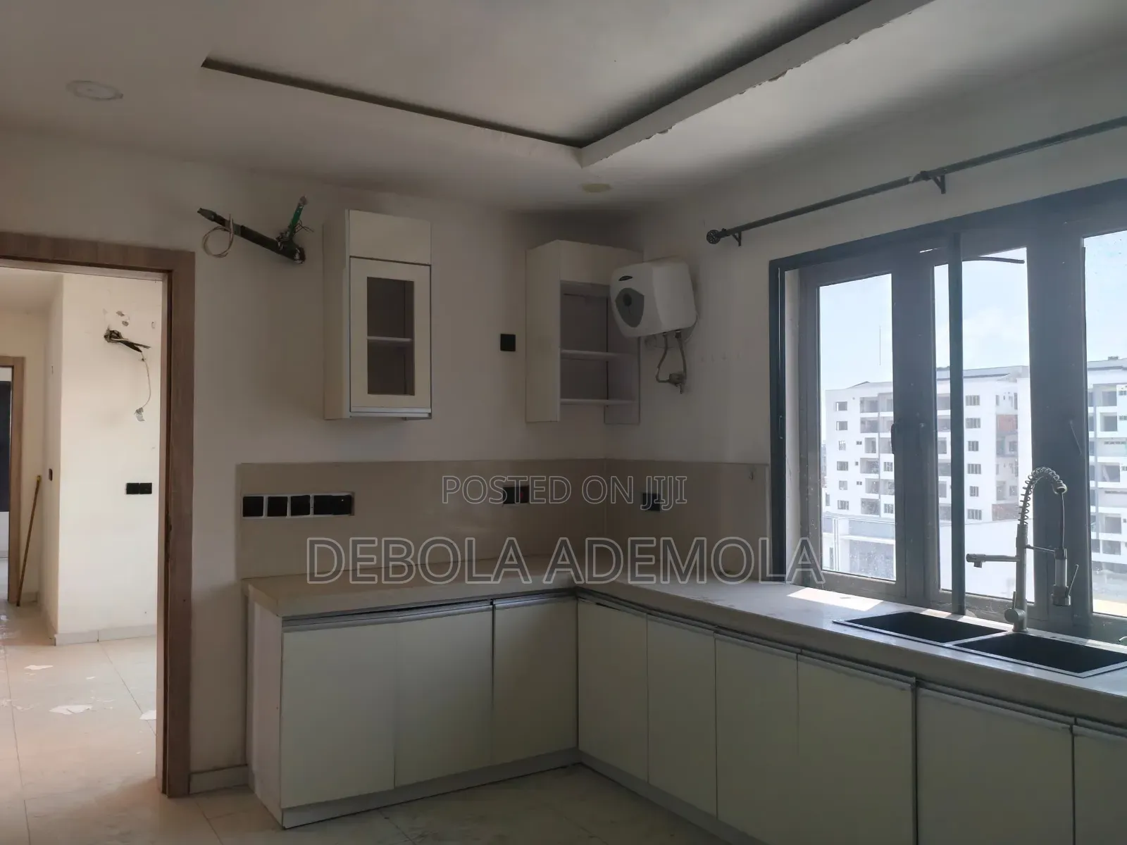 3bdrm Penthouse in Gbangala Road, Ikate-Elegushi for sale in Ikate-Elegushi