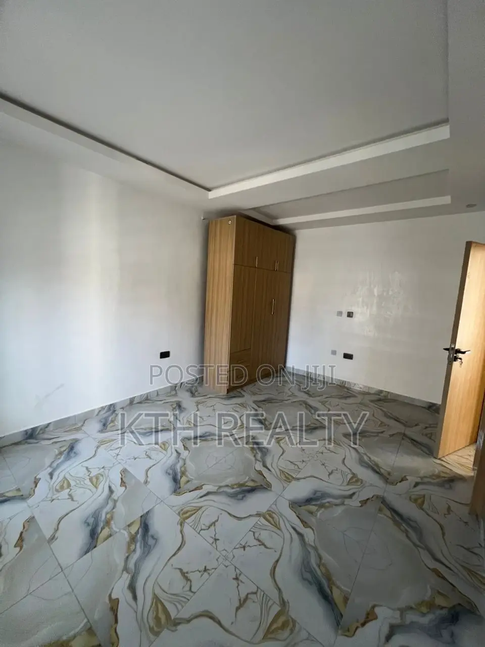 2bdrm Apartment in New Road, Igbo-efon for sale in Igbo-efon