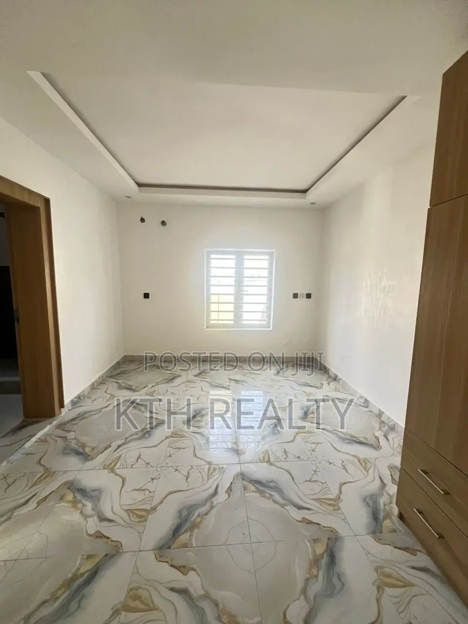 2bdrm Apartment in New Road, Igbo-efon for sale in Igbo-efon
