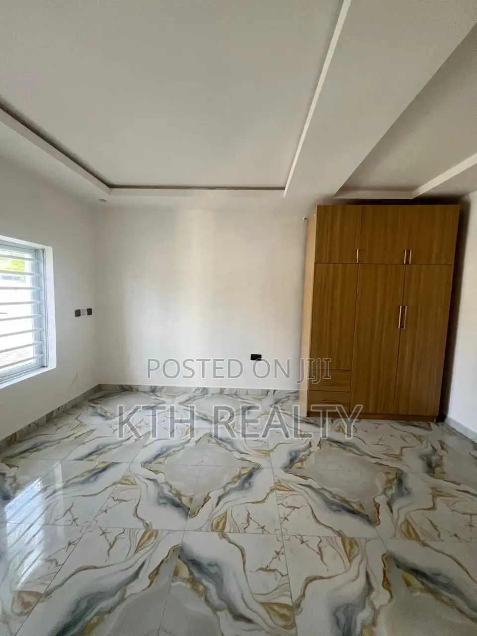 2bdrm Apartment in New Road, Igbo-efon for sale in Igbo-efon