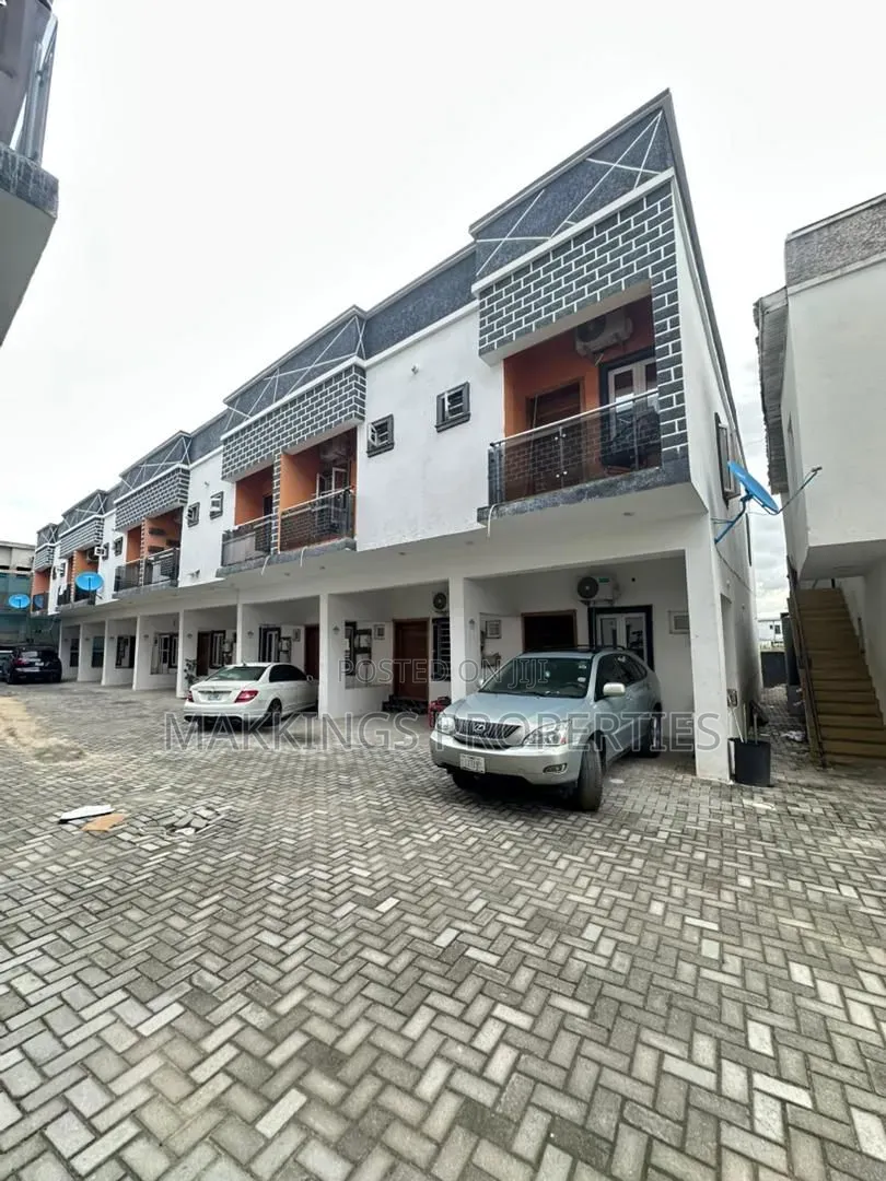 Furnished 3bdrm Duplex in Ikota for sale in Ikota