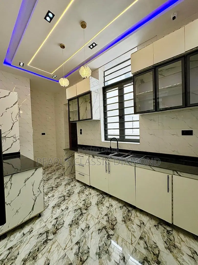 4bdrm Duplex in Ado / Ajah for sale in Ado / Ajah