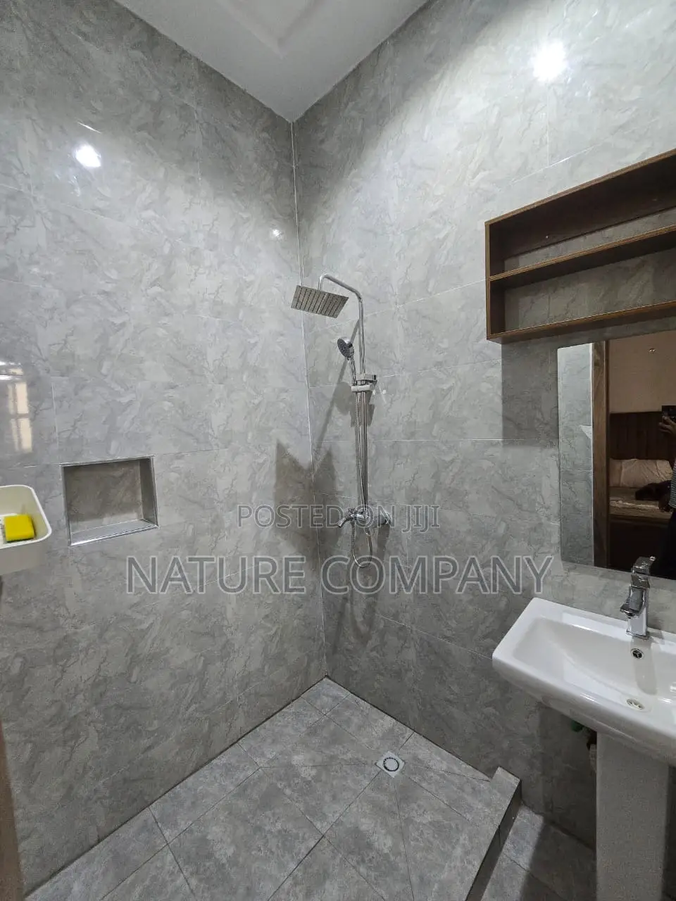 Furnished 3bdrm Duplex in Omole Phase 2 for rent in Omole Phase 2