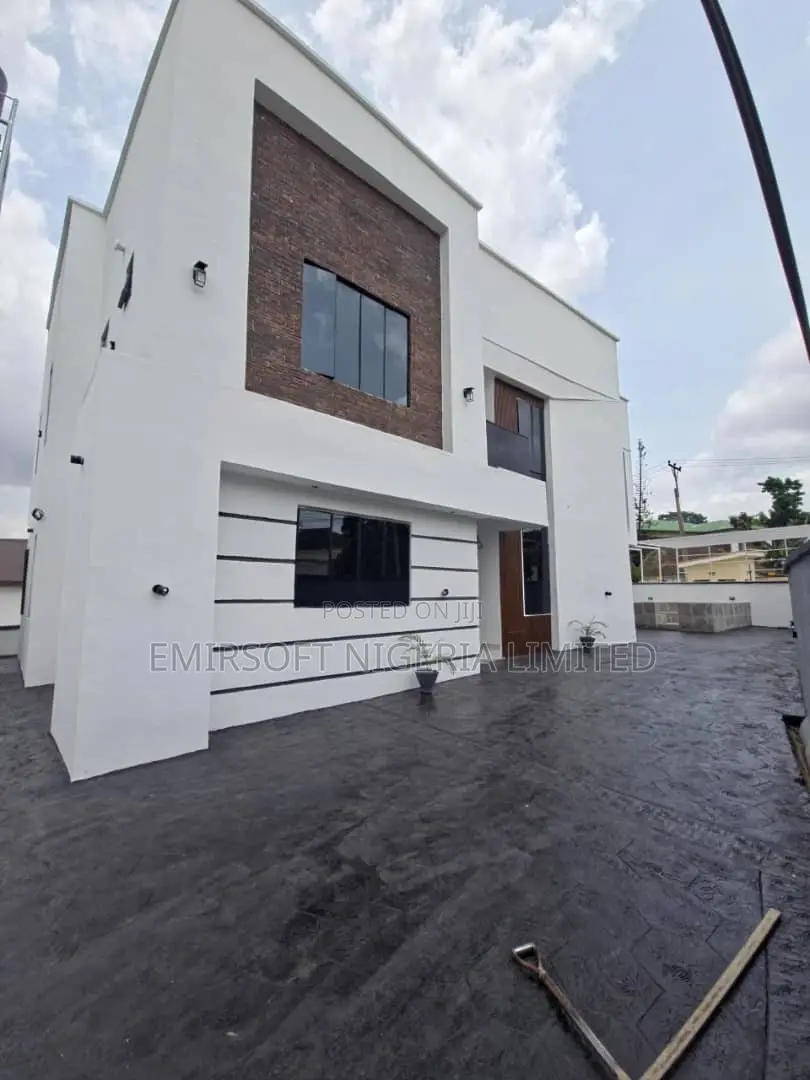 Furnished 4bdrm Duplex in Agodi for sale in Agodi