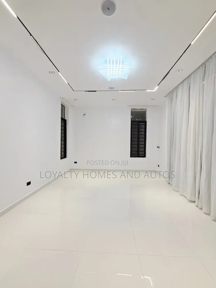 5bdrm Duplex in Lekki Expressway for sale in Lekki Expressway