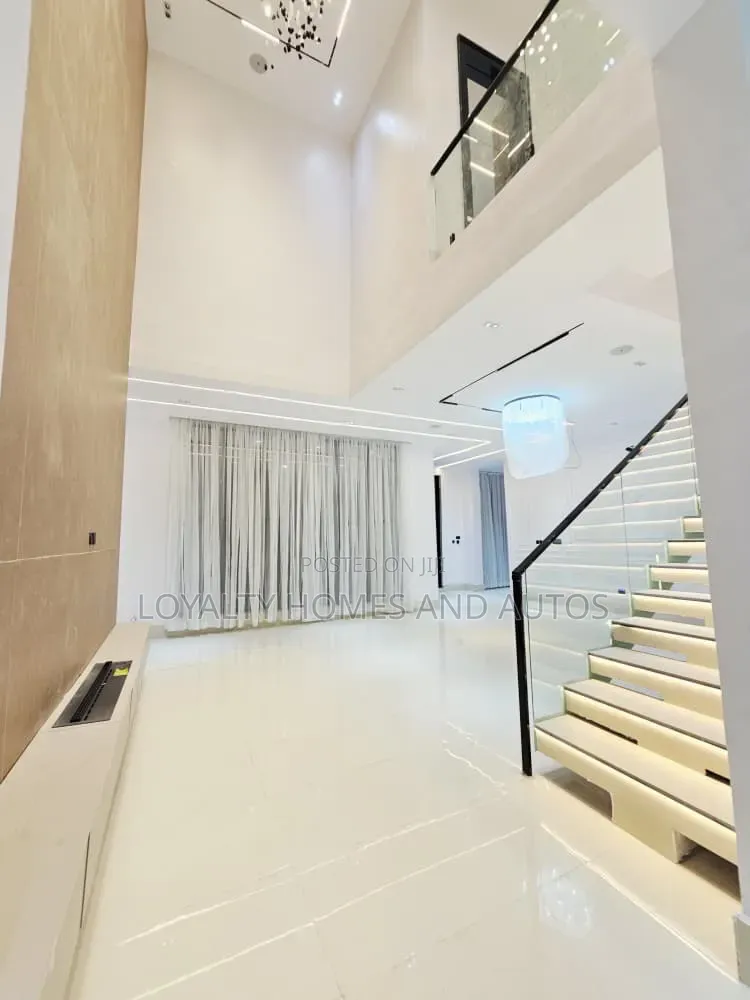5bdrm Duplex in Lekki Expressway for sale in Lekki Expressway