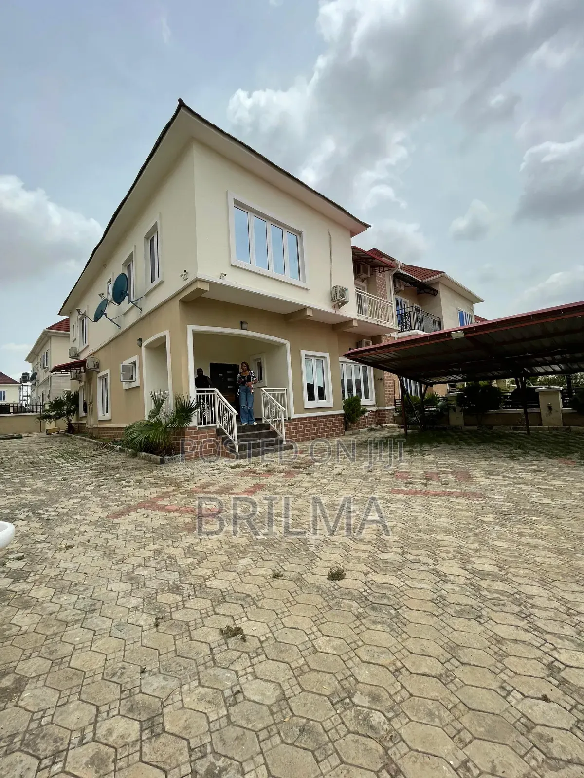 4bdrm Duplex in FHA for sale in FHA