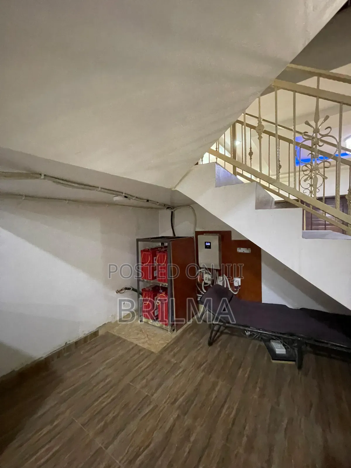 4bdrm Duplex in FHA for sale in FHA