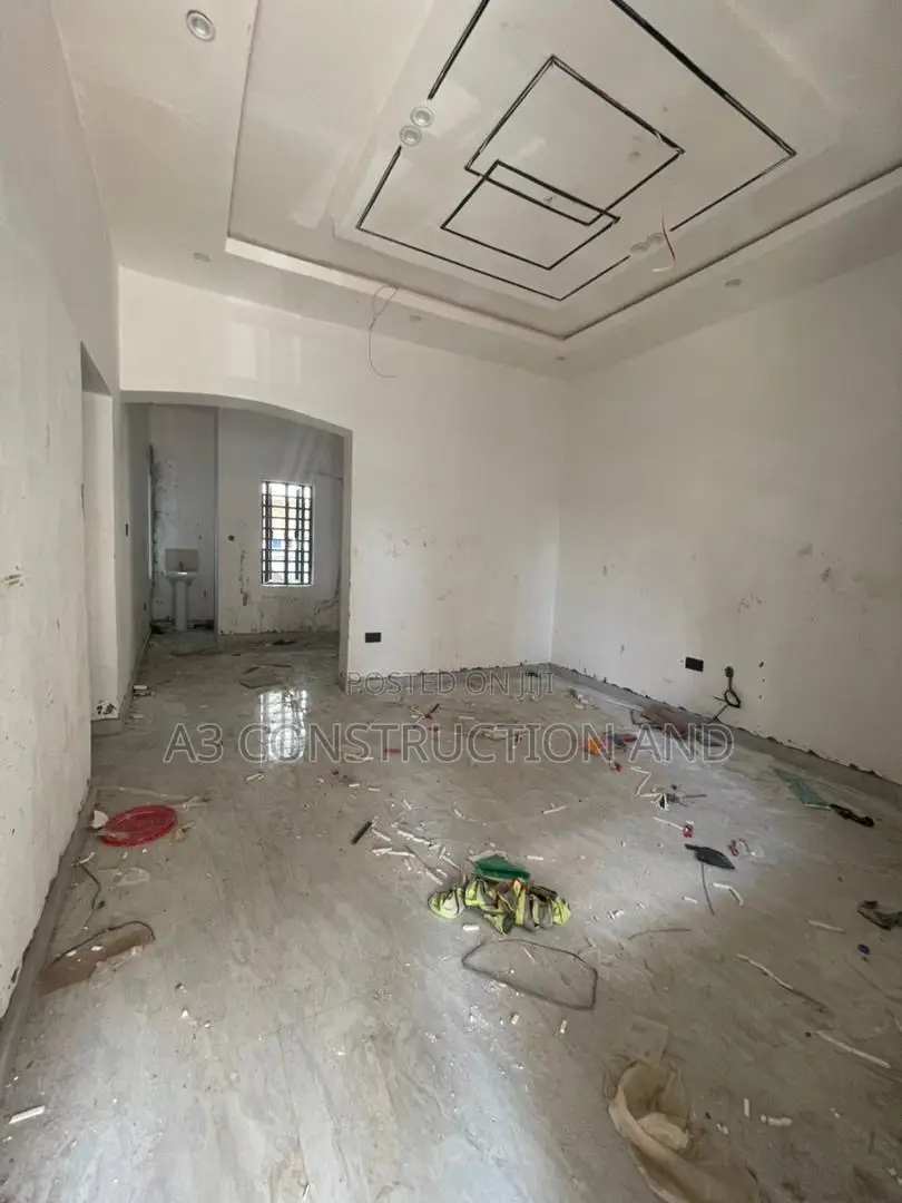 2bdrm Duplex in Kolapo Ishola Gra, Akobo for rent in Akobo