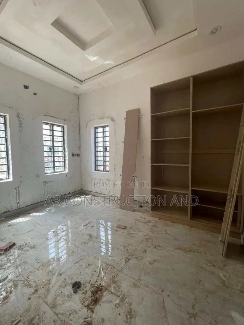 2bdrm Duplex in Kolapo Ishola Gra, Akobo for rent in Akobo