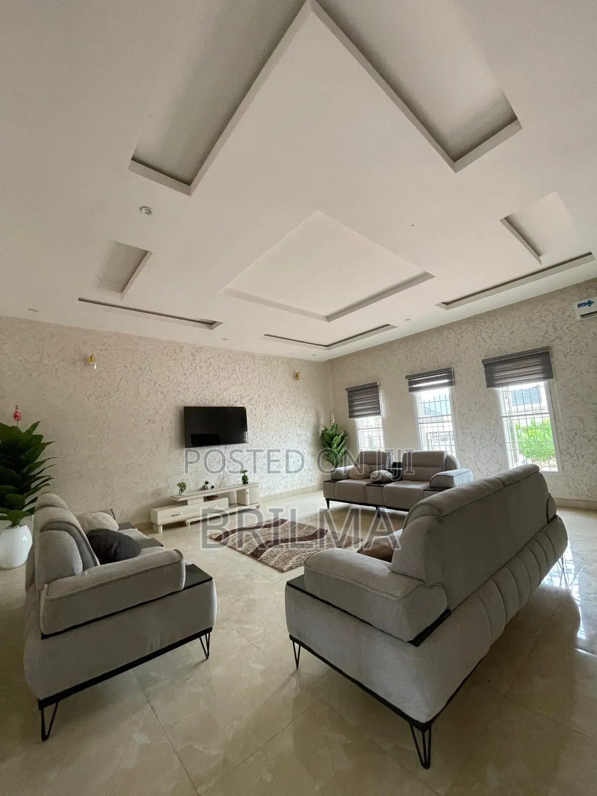 4bdrm Duplex in FHA for sale in FHA