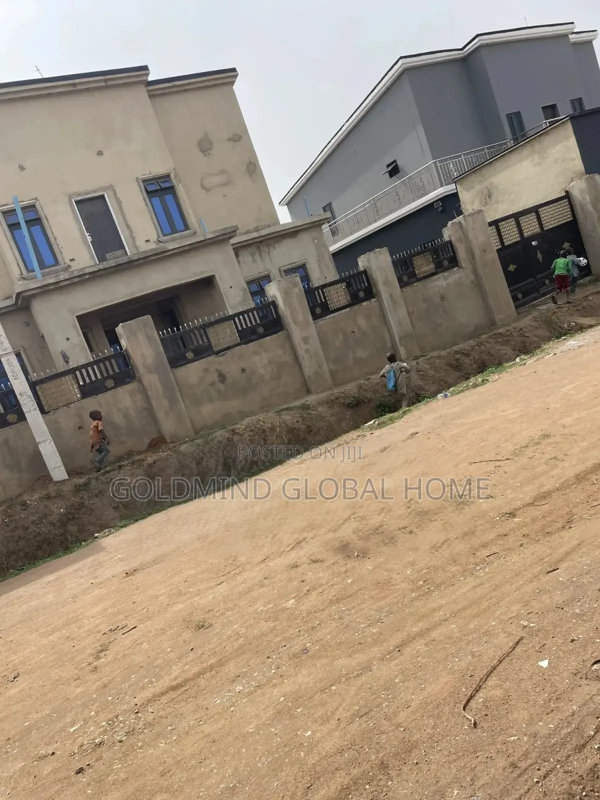 4bdrm Duplex in Lugbe District. for sale in Sabon Lugbe