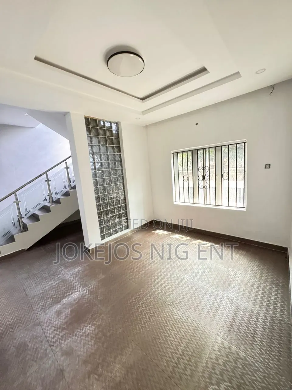 5bdrm Duplex in Chevron for sale in Chevron