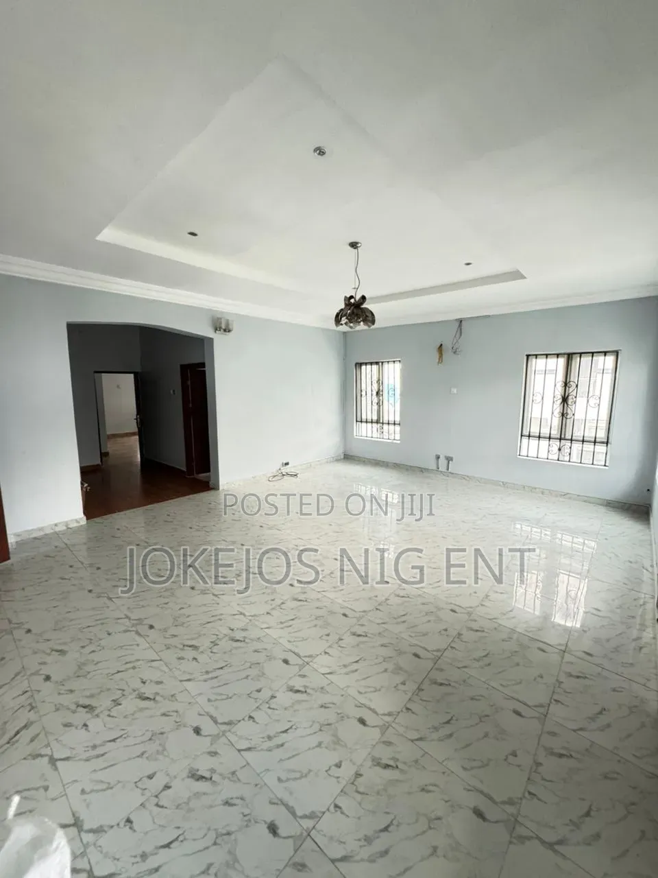 5bdrm Duplex in Chevron for sale in Chevron