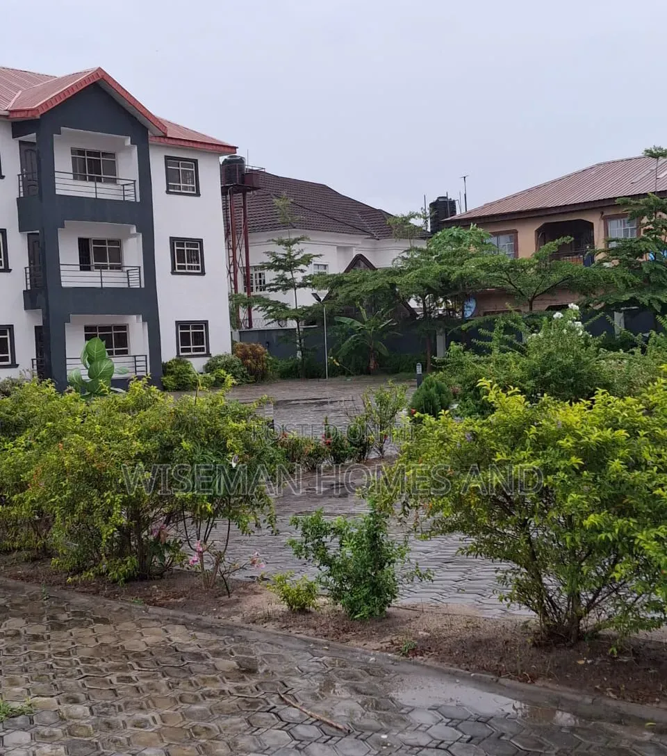 3bdrm Apartment in Majek Axis Sangotedo for sale in Sangotedo