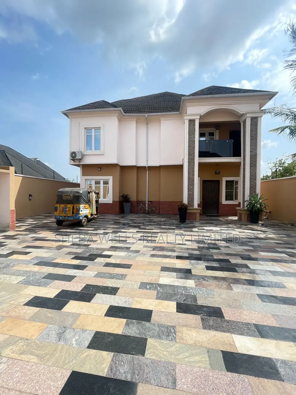 Furnished 5bdrm Duplex in GRA Phase 1 for sale in GRA Phase 1