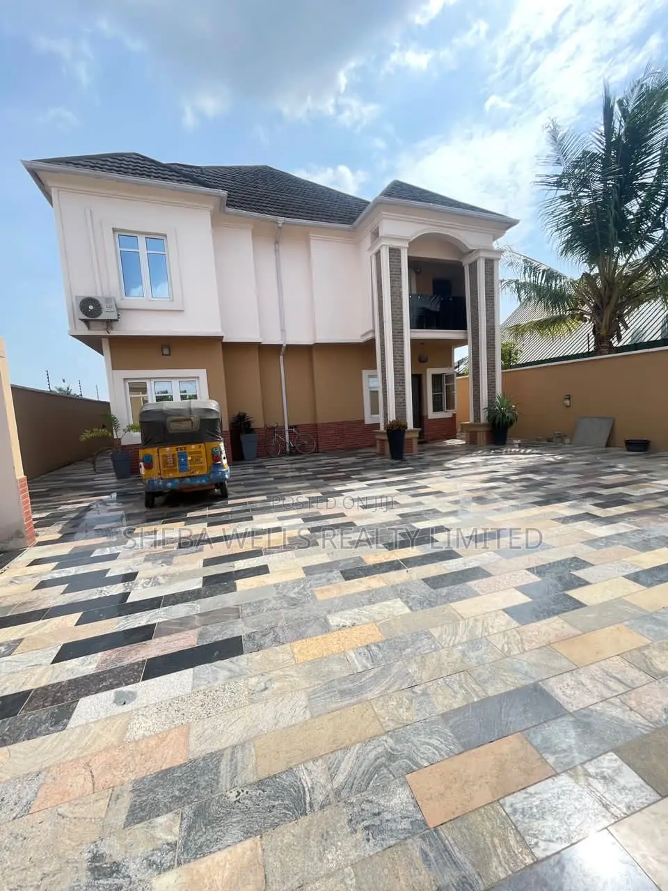Furnished 5bdrm Duplex in GRA Phase 1 for sale in GRA Phase 1