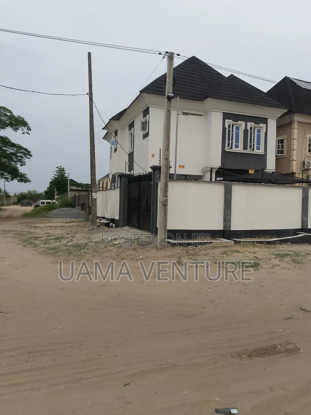 4bdrm Duplex in Awoyaya for sale in Awoyaya