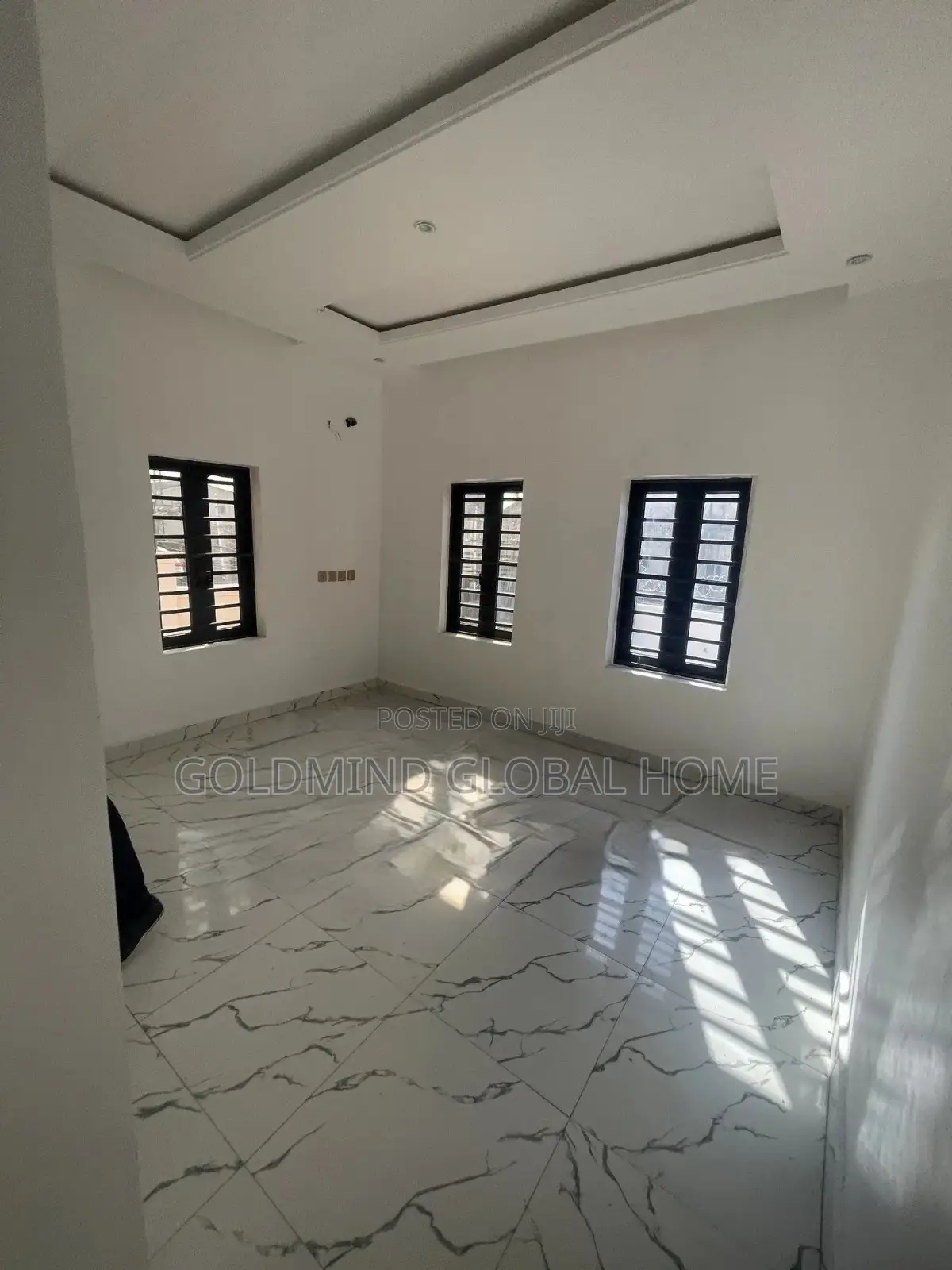 4bdrm Duplex in Lugbe District. for sale in Sabon Lugbe