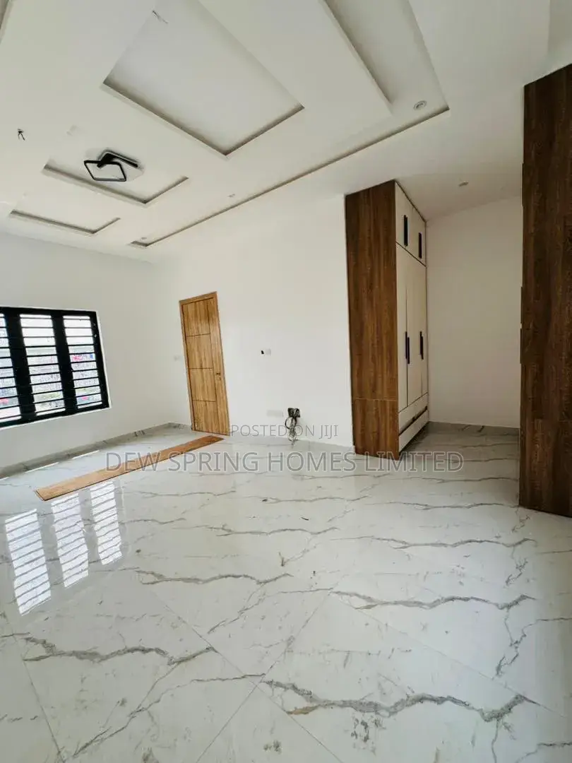 4bdrm Duplex in Omole Phase 1 for sale in Omole Phase 1