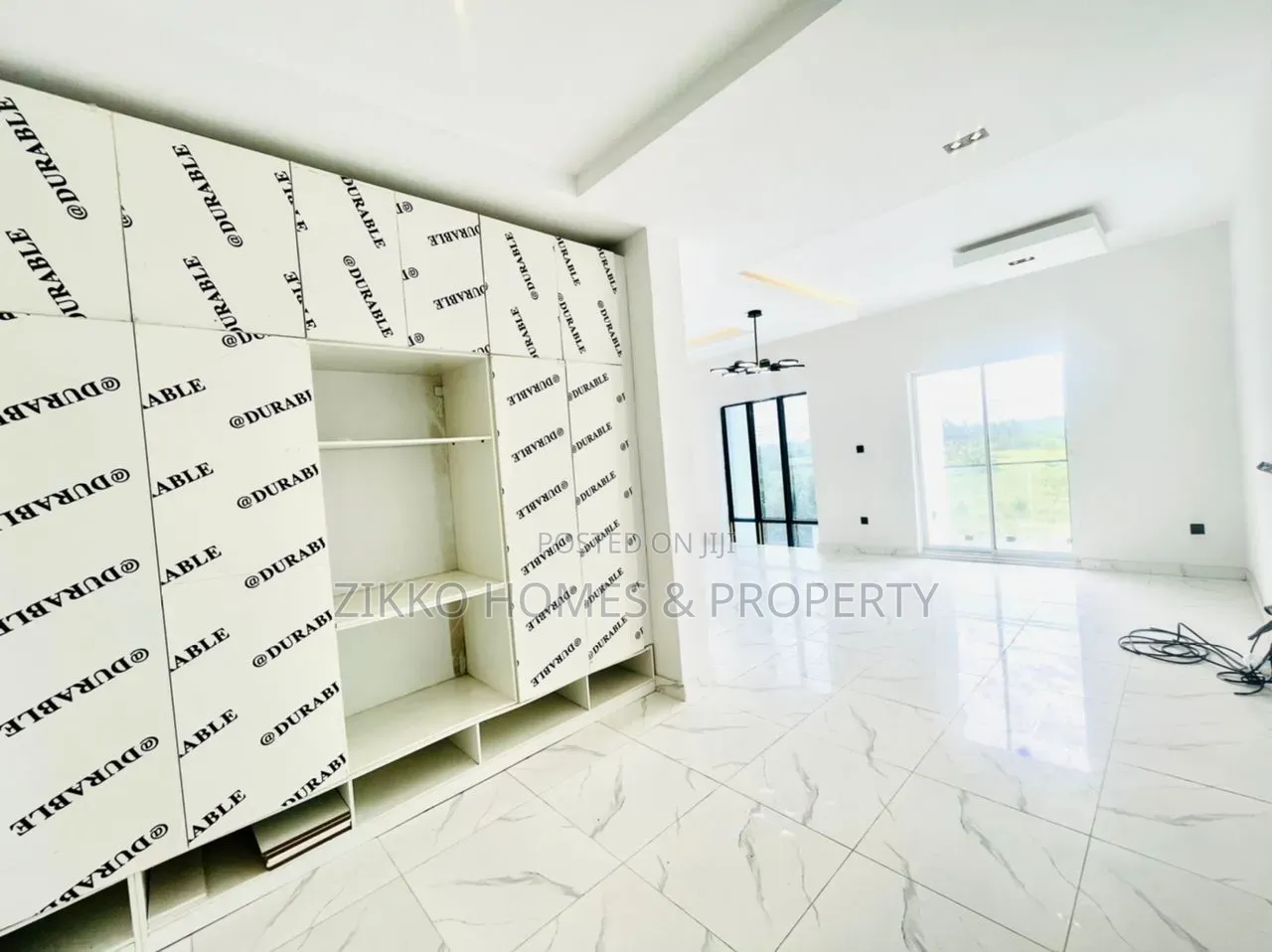 5bdrm Duplex in Monastery Road, Sangotedo for sale in Sangotedo