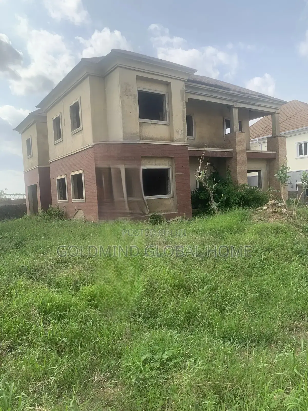 5bdrm Duplex in Lugbe District. for sale in Sabon Lugbe
