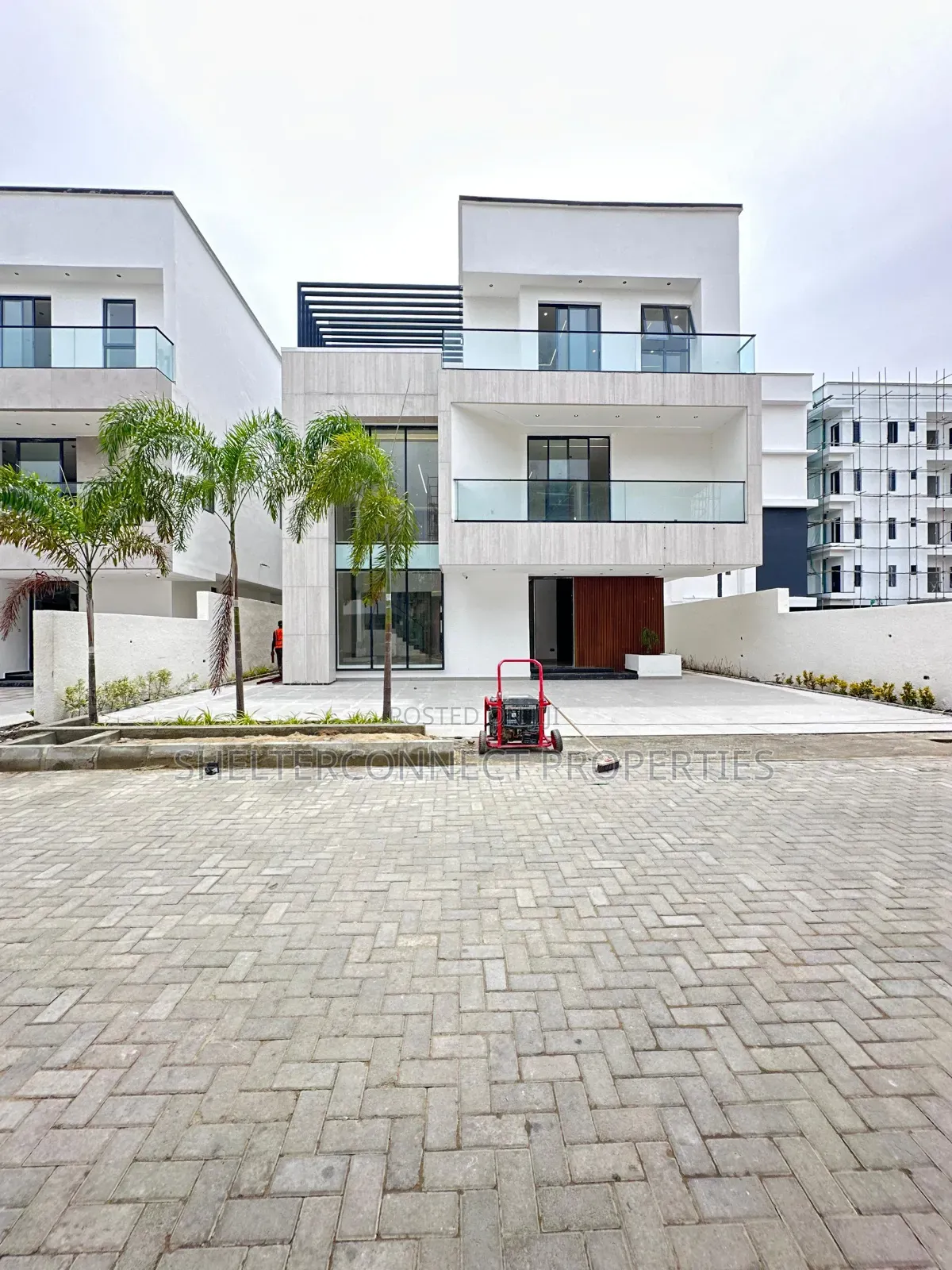 6bdrm Duplex in Ikate for sale in Ikate
