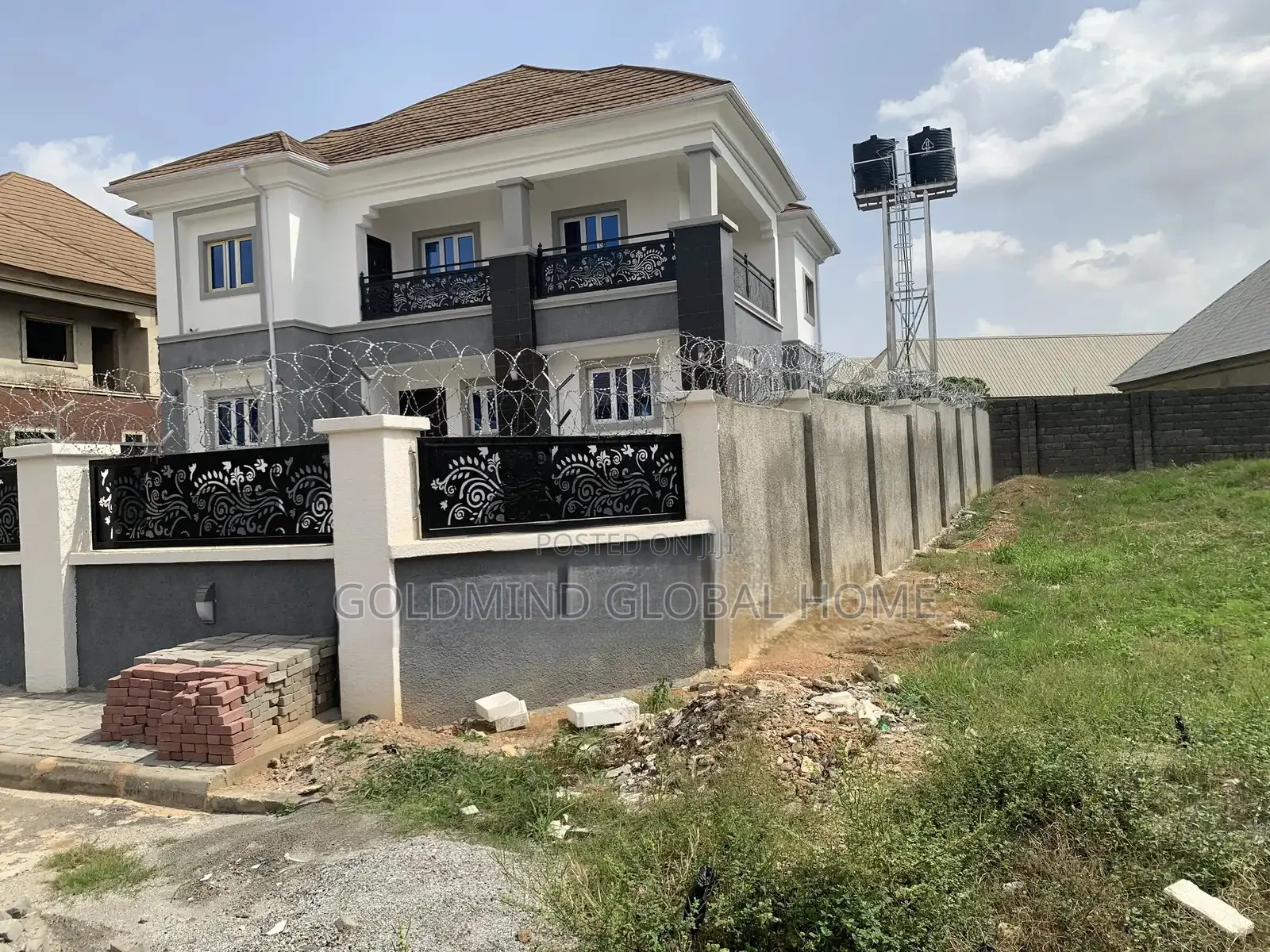 Furnished 5bdrm Duplex in Lugbe District. for sale in Sabon Lugbe