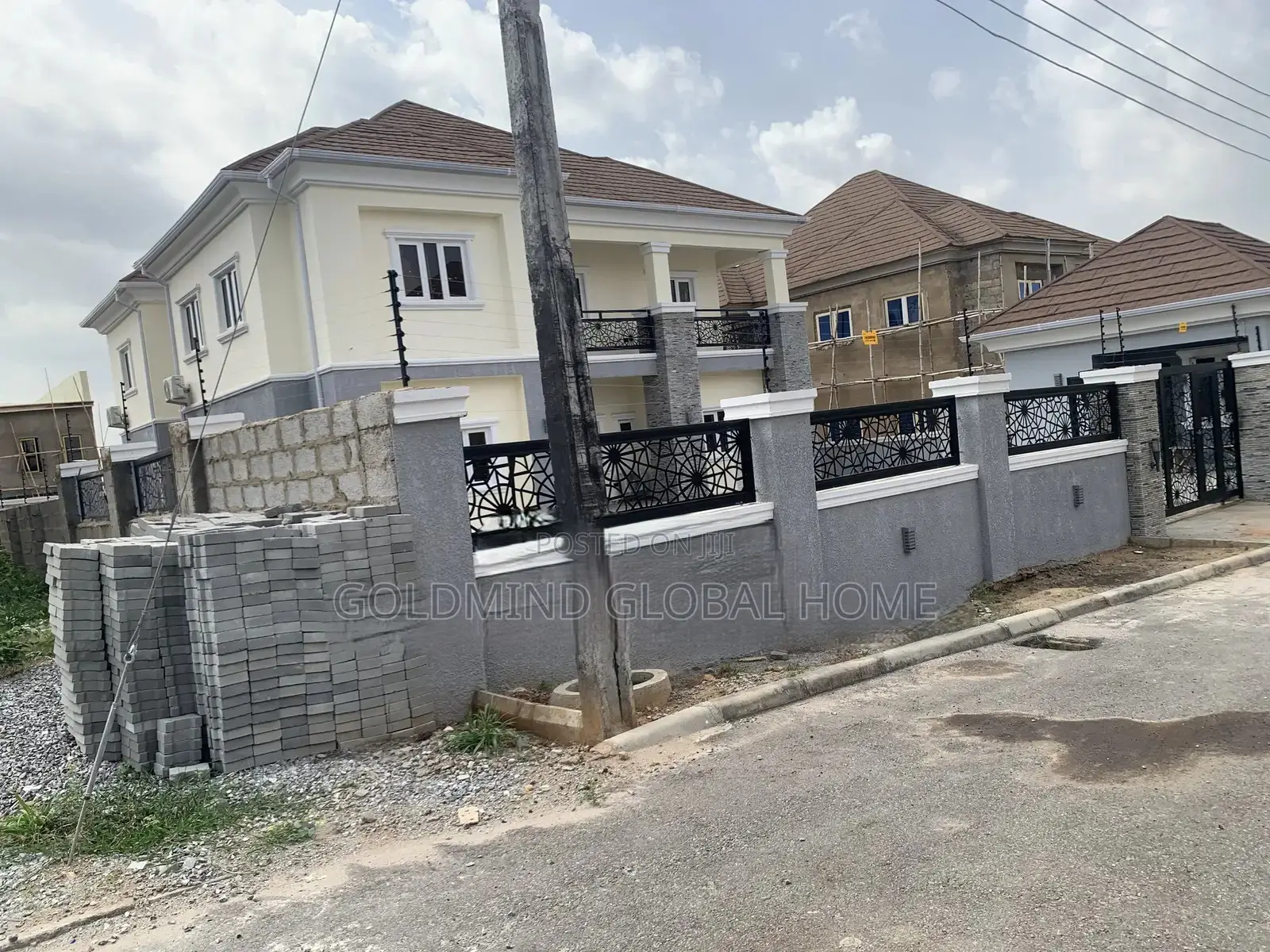 Furnished 5bdrm Duplex in Lugbe District. for sale in Sabon Lugbe