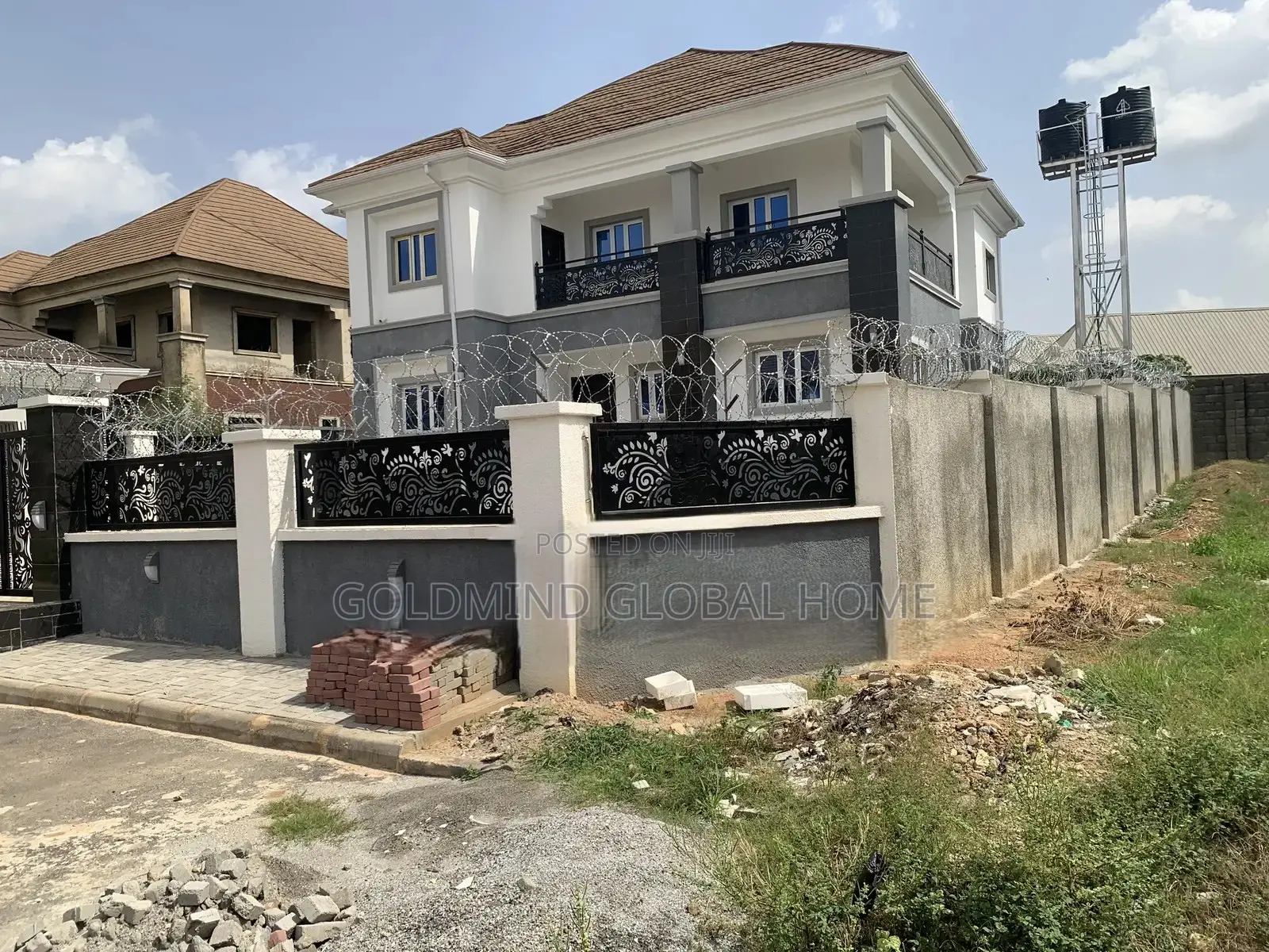 Furnished 5bdrm Duplex in Lugbe District. for sale in Sabon Lugbe