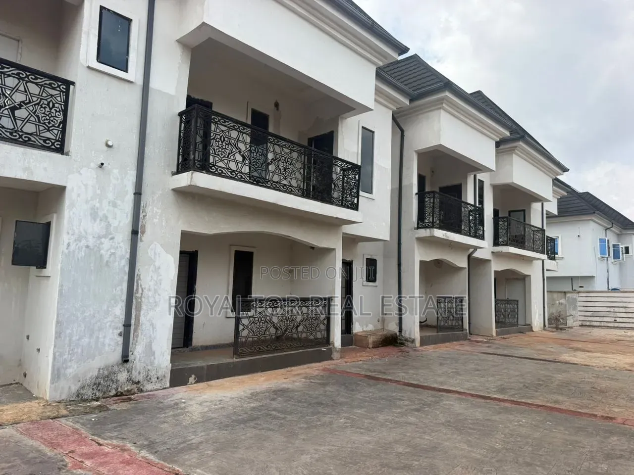2bdrm Block of Flats in Royaltor Real Estate, Benin City for sale in Benin City