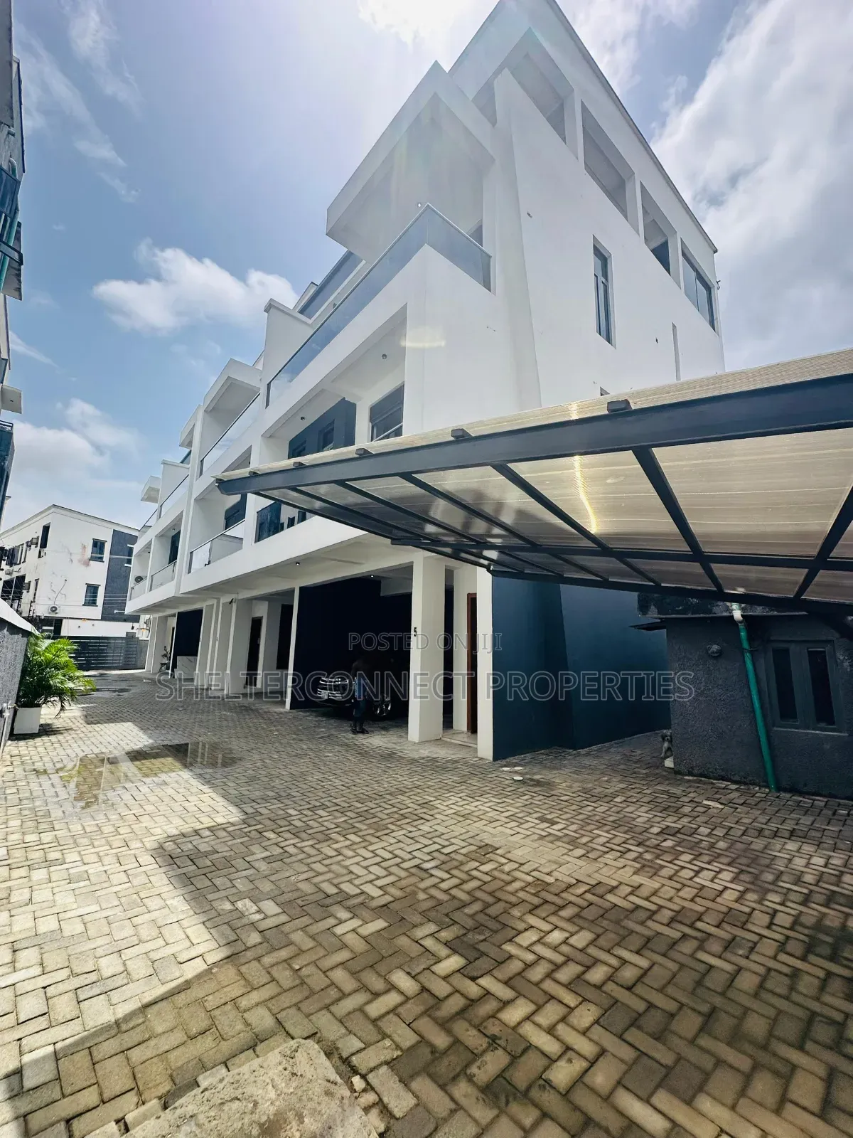 4bdrm Duplex in Ologolo for sale in Ologolo