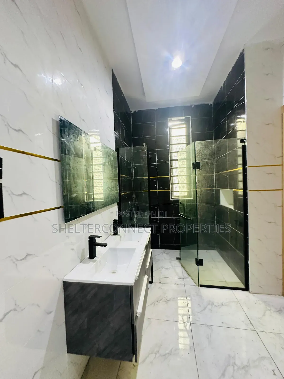 4bdrm Duplex in Ologolo for sale in Ologolo